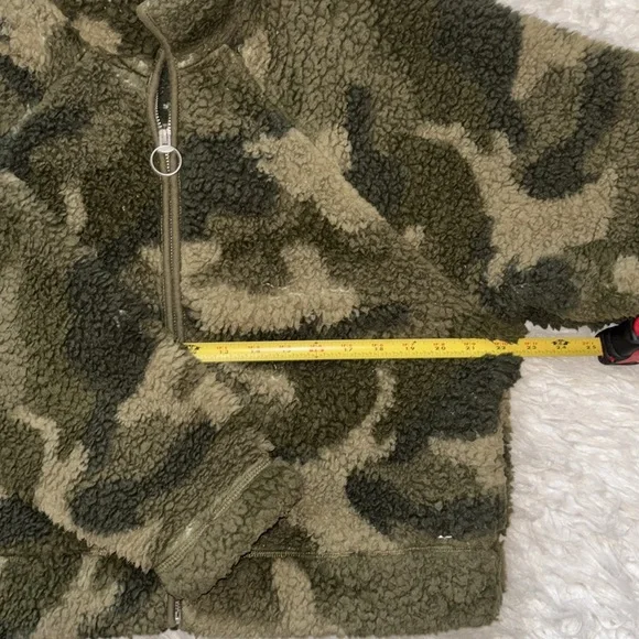 Hollister Cropped Faux Sherpa Jacket, Size M - Picture 5 of 16